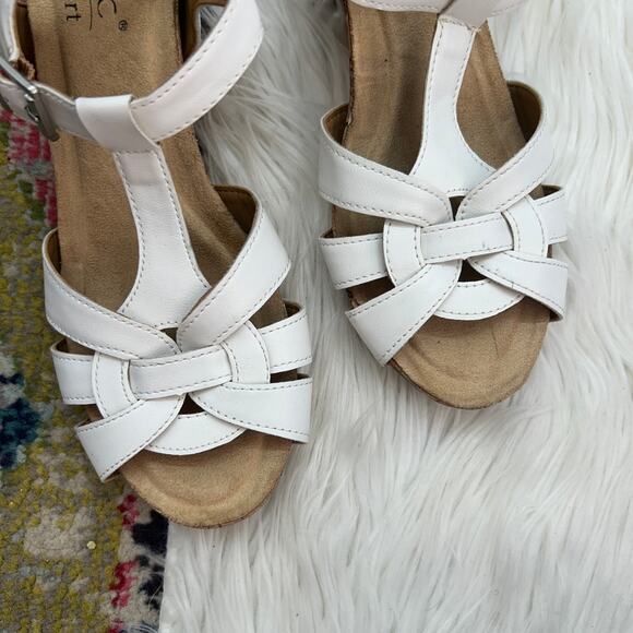 BOC Born White Ankle Strap Strappy Cork Wedge Sandal 8 - Picture 3 of 9